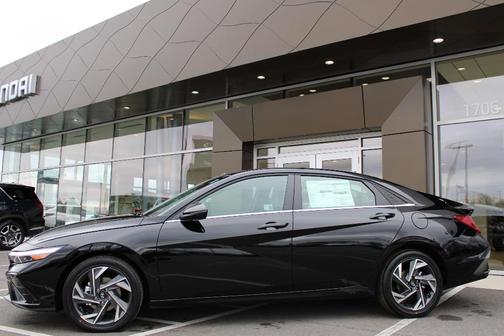 2025 Hyundai ELANTRA HEV Limited