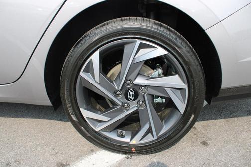 2025 Hyundai ELANTRA HEV SEL Sport