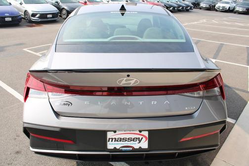 2025 Hyundai ELANTRA HEV SEL Sport