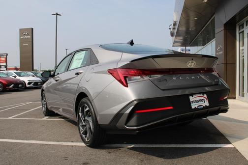 2025 Hyundai ELANTRA HEV SEL Sport