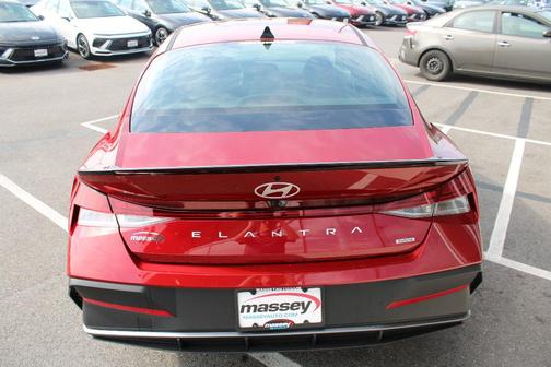 2025 Hyundai ELANTRA HEV SEL Sport