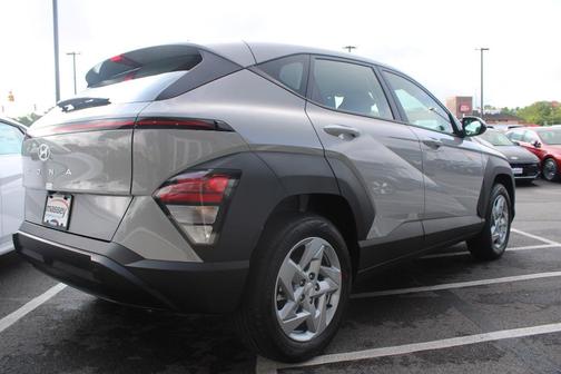 2025 Hyundai KONA SE