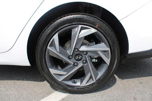 2025 Hyundai ELANTRA HEV SEL Sport