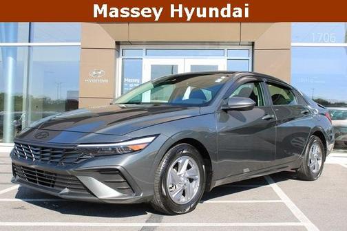2024 Hyundai ELANTRA SE