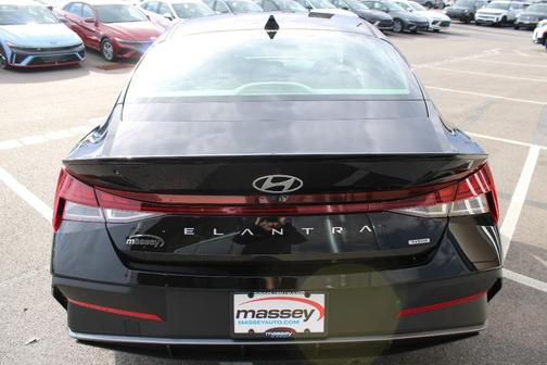 2026 Hyundai ELANTRA HEV SEL Sport