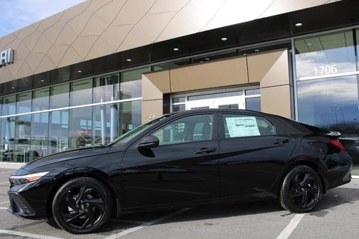 Black 2026 Hyundai ELANTRA HEV SEL Sport