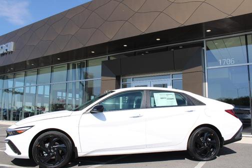 Serenity White Pearl 2026 Hyundai ELANTRA SEL Sport