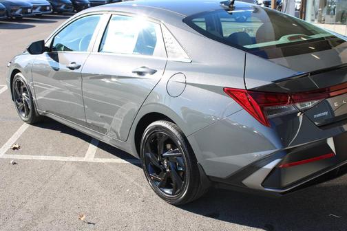 2026 Hyundai ELANTRA SEL