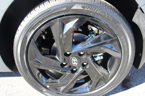 2026 Hyundai ELANTRA SEL