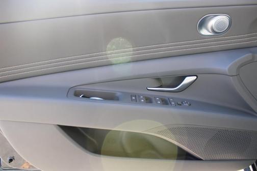 2026 Hyundai ELANTRA SEL