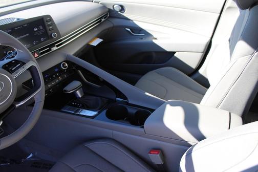 2026 Hyundai ELANTRA SEL