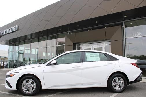 White 2026 Hyundai ELANTRA SE