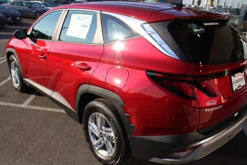 2026 Hyundai TUCSON SE