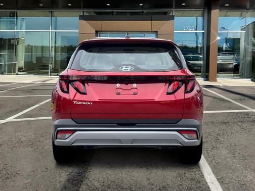 2026 Hyundai TUCSON SE
