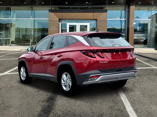 2026 Hyundai TUCSON SE