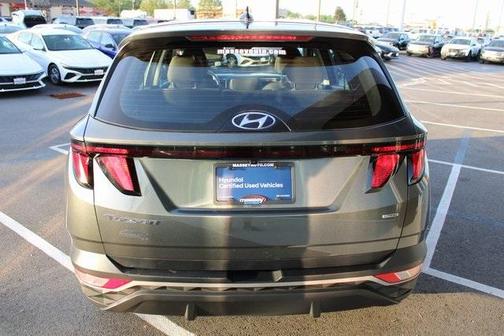 2022 Hyundai TUCSON SE