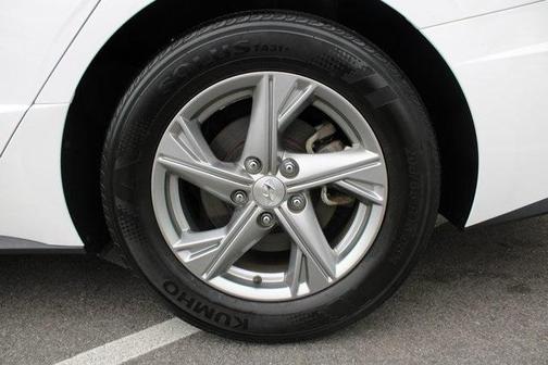 2023 Hyundai SONATA SE