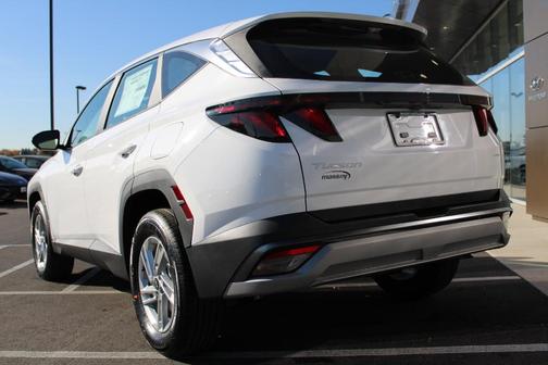 2025 Hyundai TUCSON SE