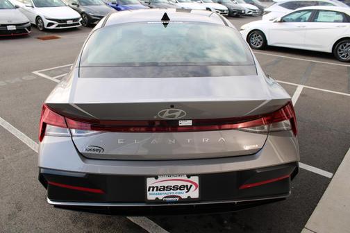 2025 Hyundai ELANTRA HEV Limited