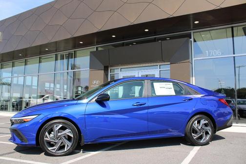 2025 Hyundai ELANTRA HEV SEL Sport