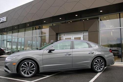 2022 Hyundai SONATA Limited