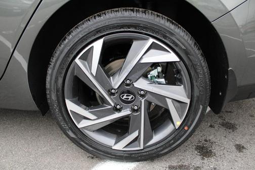 2025 Hyundai ELANTRA HEV SEL Sport