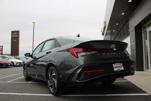 2025 Hyundai ELANTRA HEV SEL Sport