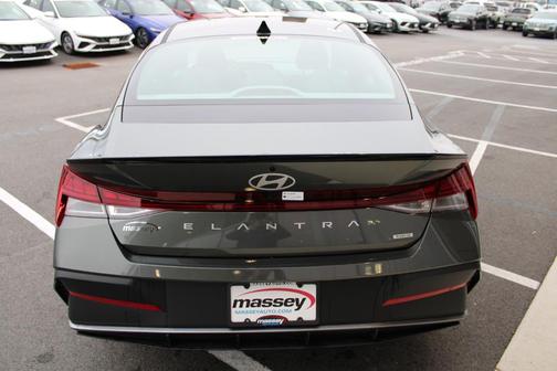 2025 Hyundai ELANTRA HEV SEL Sport