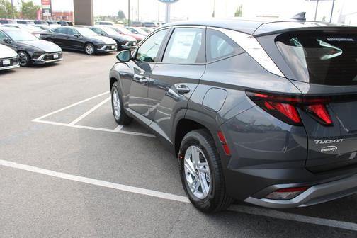 2025 Hyundai TUCSON SE