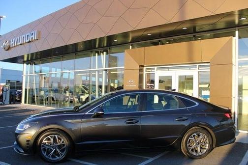 2022 Hyundai SONATA SEL