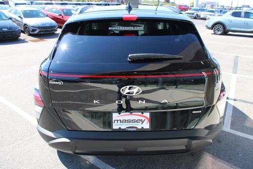 Abyss Black Pearl 2026 Hyundai KONA SEL Sport