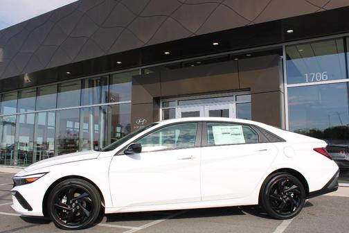 Serenity White Pearl 2026 Hyundai ELANTRA SEL Sport