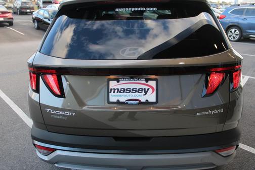 2026 Hyundai TUCSON Hybrid SEL