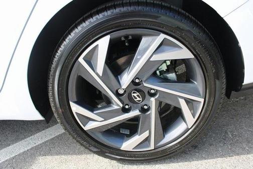 2025 Hyundai ELANTRA HEV Limited