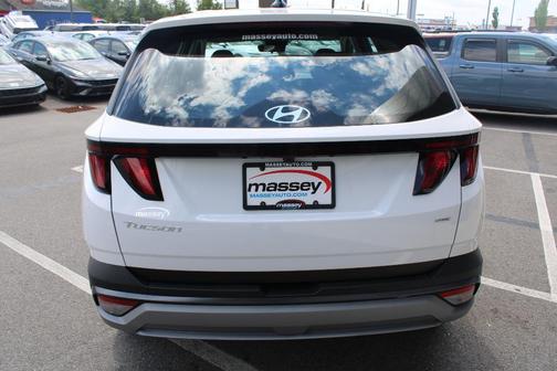 Serenity White Pearl 2026 Hyundai TUCSON SE