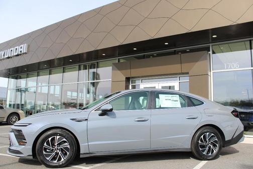 Blue 2026 Hyundai SONATA Hybrid Blue
