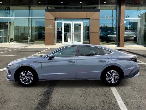2026 Hyundai SONATA Hybrid Blue