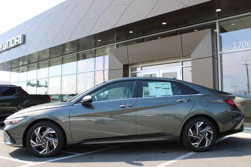 2025 Hyundai ELANTRA HEV Limited