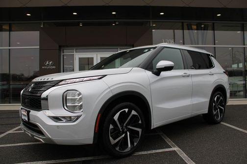 White Diamond 2022 Mitsubishi Outlander SEL