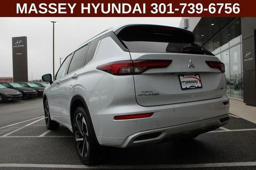 White Diamond 2022 Mitsubishi Outlander SEL
