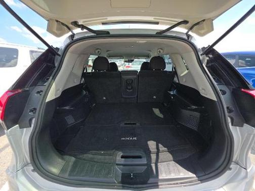 Brilliant Silver Metallic 2019 Nissan Rogue S
