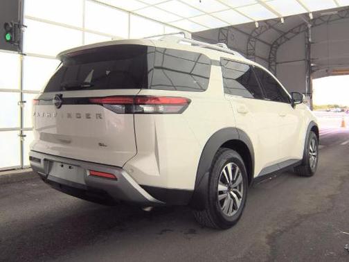 Pearl White Tricoat 2022 Nissan Pathfinder SL 2WD