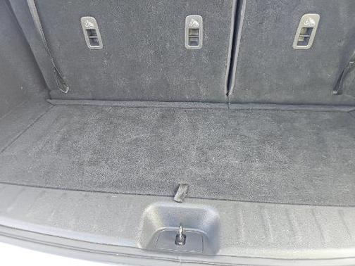 Pearl White Tricoat 2022 Nissan Pathfinder SL 2WD
