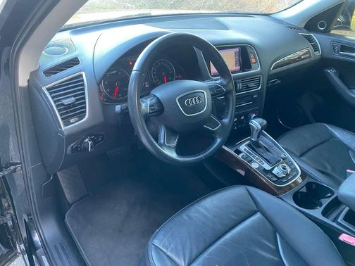 Black Metallic 2016 Audi Q5 2.0T Premium Plus