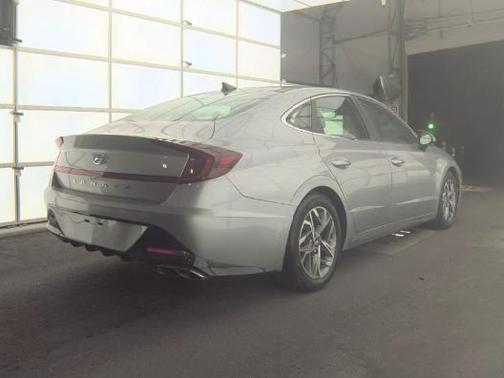 Shimmering Silver Pearl 2021 Hyundai SONATA SEL