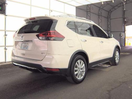 Pearl White Tricoat 2020 Nissan Rogue SV