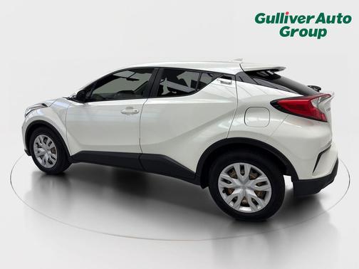 Blizzard Pearl 2020 Toyota C-HR LE