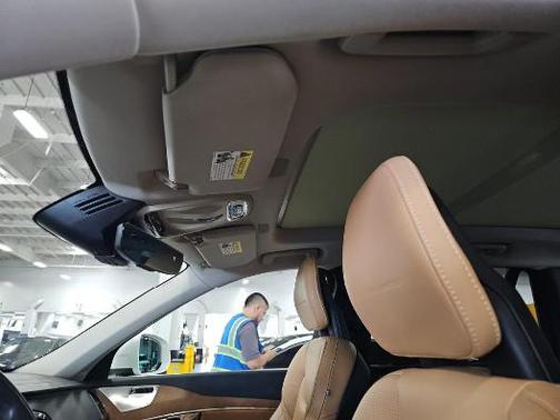 Crystal White Pearl 2016 Volvo XC90 Hybrid T8 Inscription