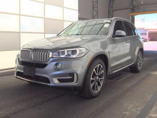 Space Gray Metallic 2016 BMW X5 xDrive35i