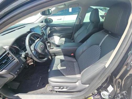 Midnight Black Metallic 2022 Toyota Camry SE